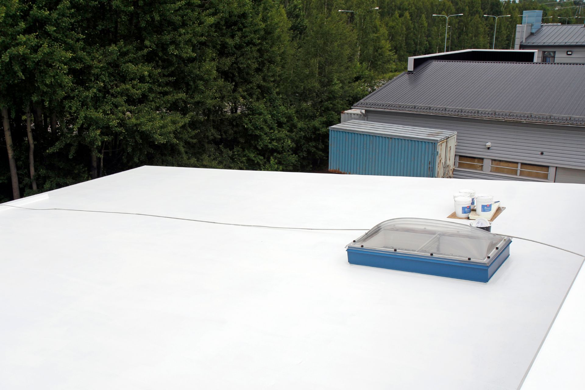 Lower temperature on the roof surface