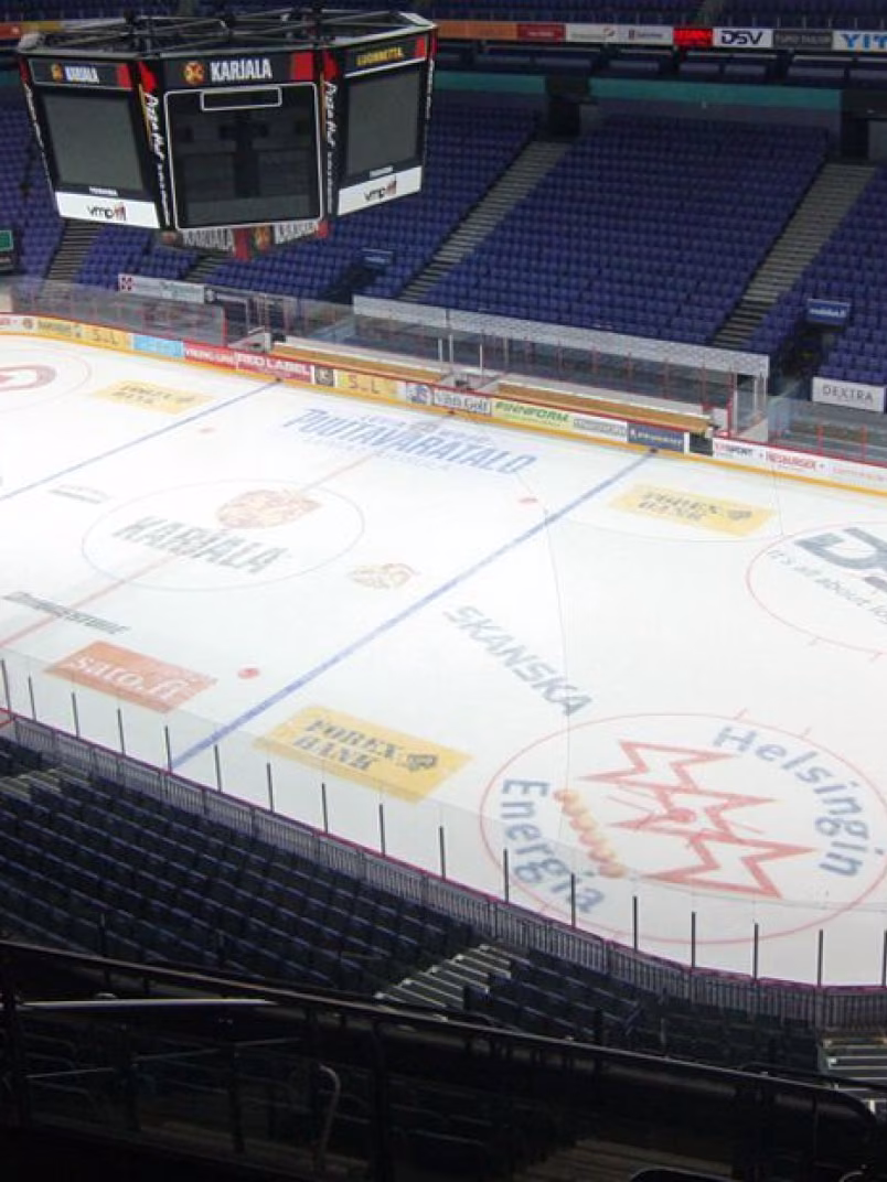 Temagulv 150 - det perfekte valg til ishockeyhaller