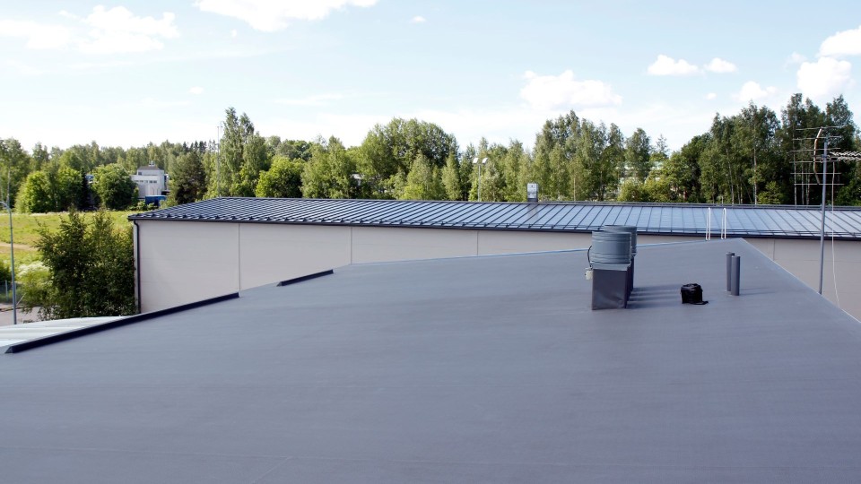Products for sloped bitumen roofs