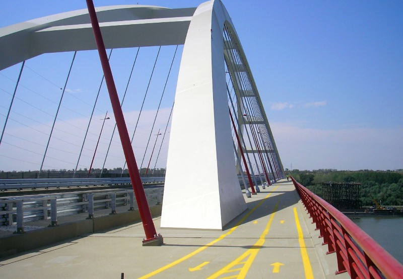 Coating solutions for concrete cycle paths and walkways